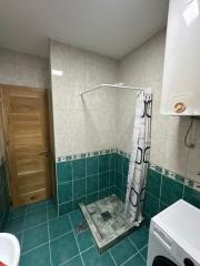 ea_IMG_9829baf9c0a8457f52bc913310c1fe00_V_450x600