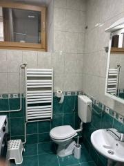 ea_IMG_a6d237524661a54fdfd7d428f33e26d6_V_450x600